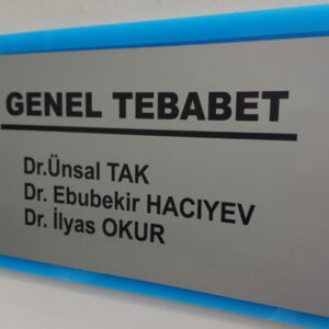 Mıknatıslı kapı isimliği